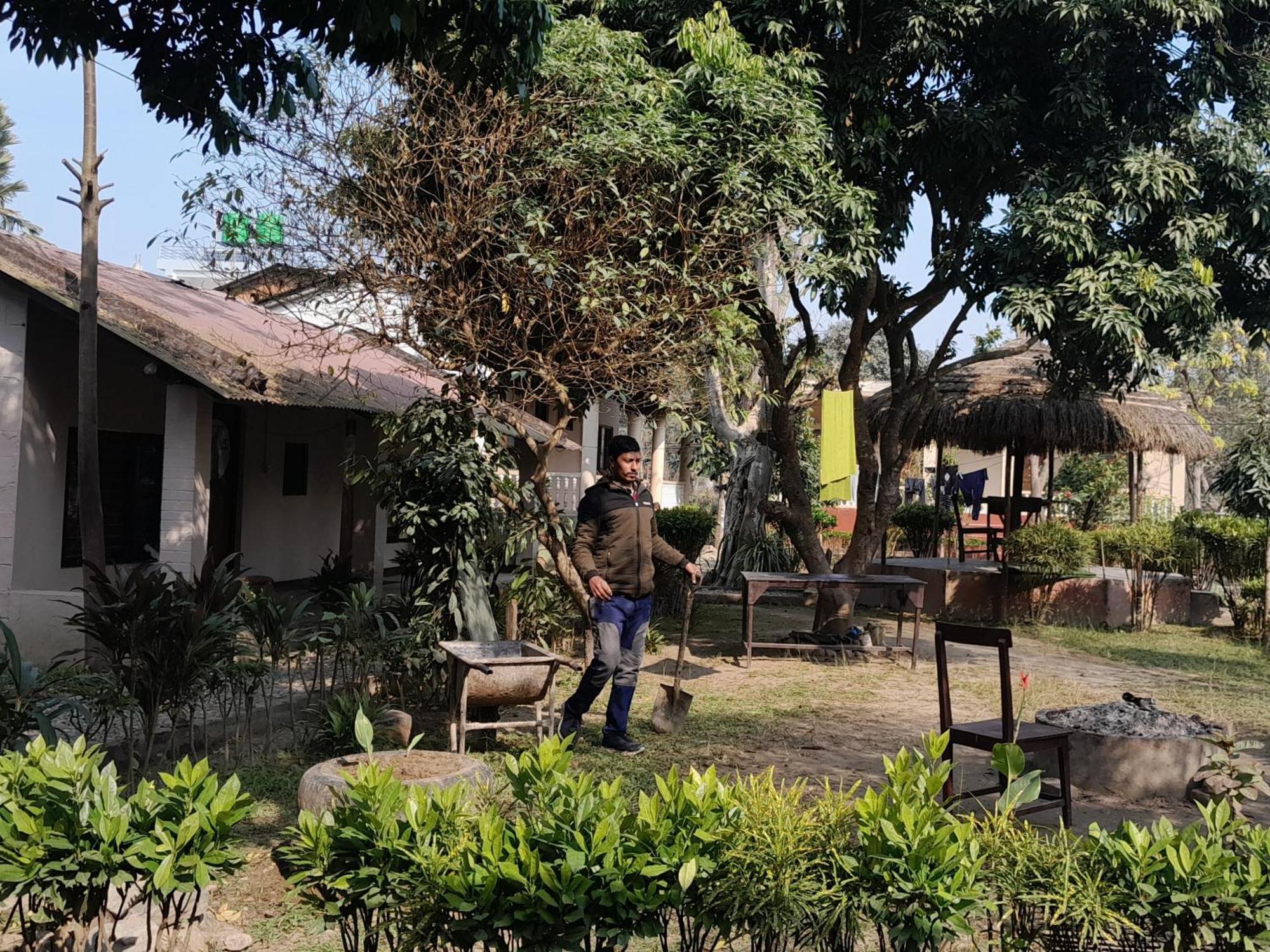 Crocodile Safari Camp Hotell Chitwan Eksteriør bilde
